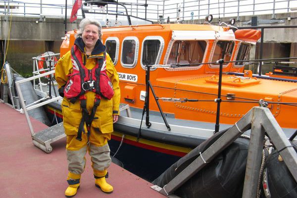 Amble Lifeboat needs our help (or what Vivienne did next)