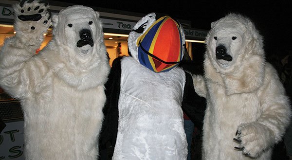 Polar-Bears-and-Tommy-AW