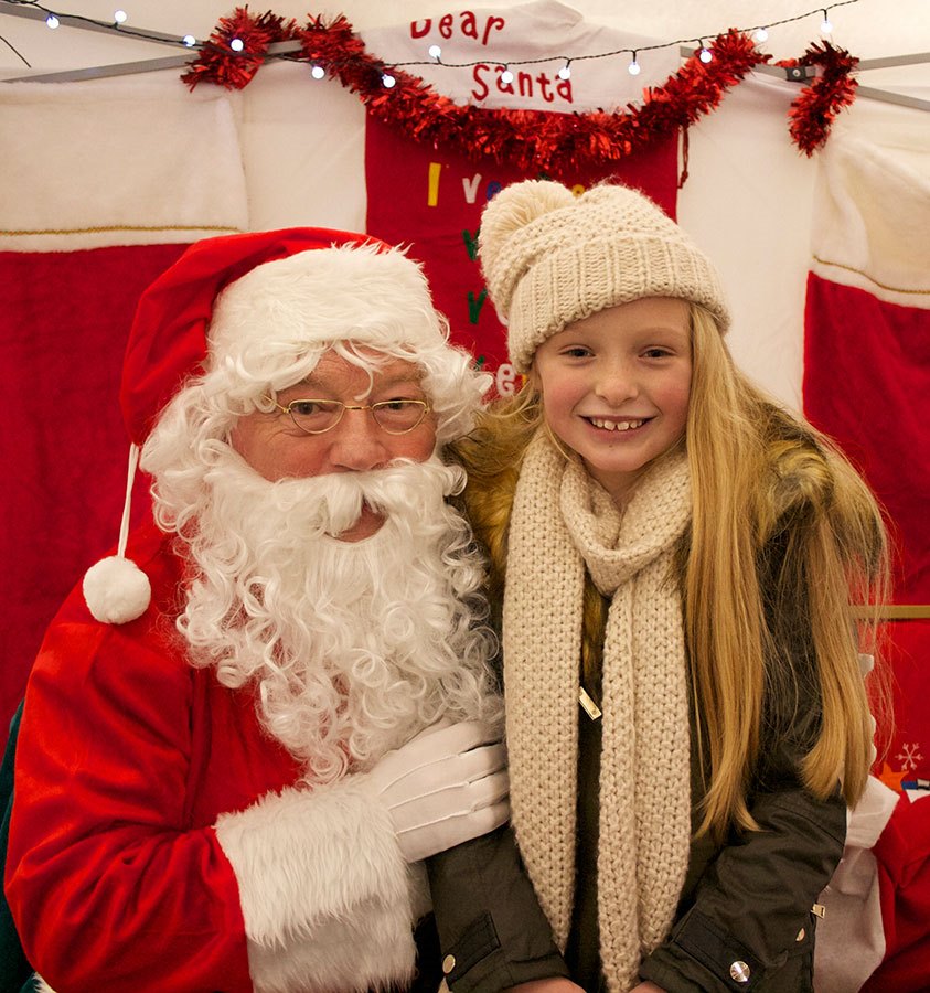 Lilly-Oliver-with-Santa-(AW)