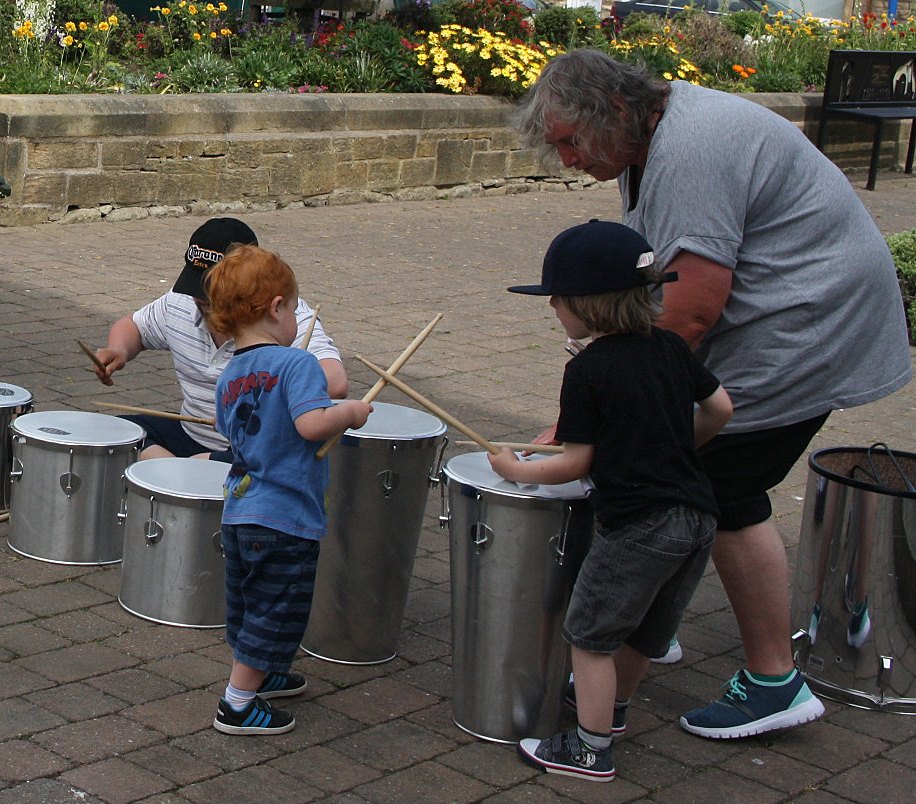 kids-drumming-BR